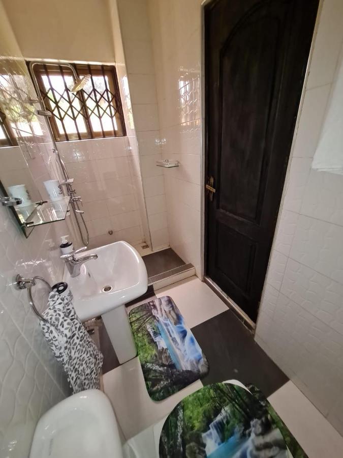 Nesta Barron -Home Away From Home North Legon Экстерьер фото