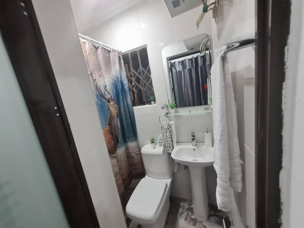 Nesta Barron -Home Away From Home North Legon Экстерьер фото