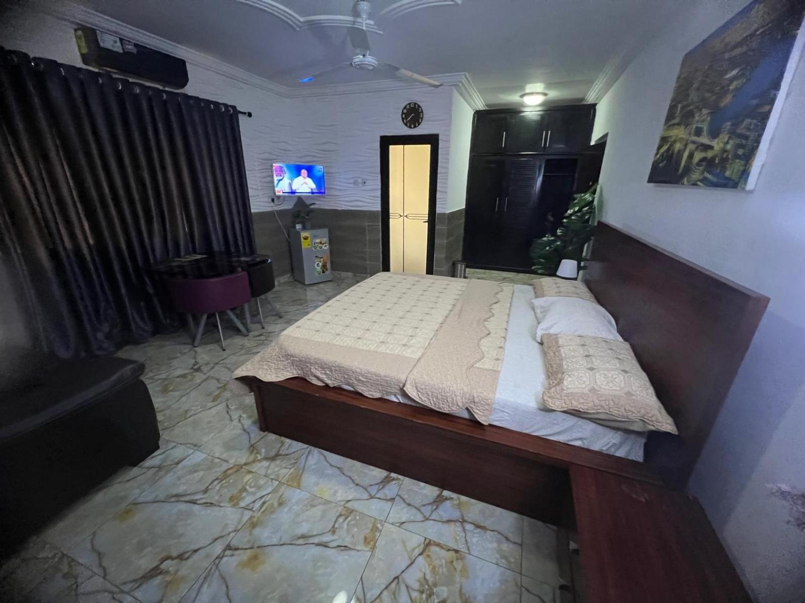 Nesta Barron -Home Away From Home North Legon Экстерьер фото