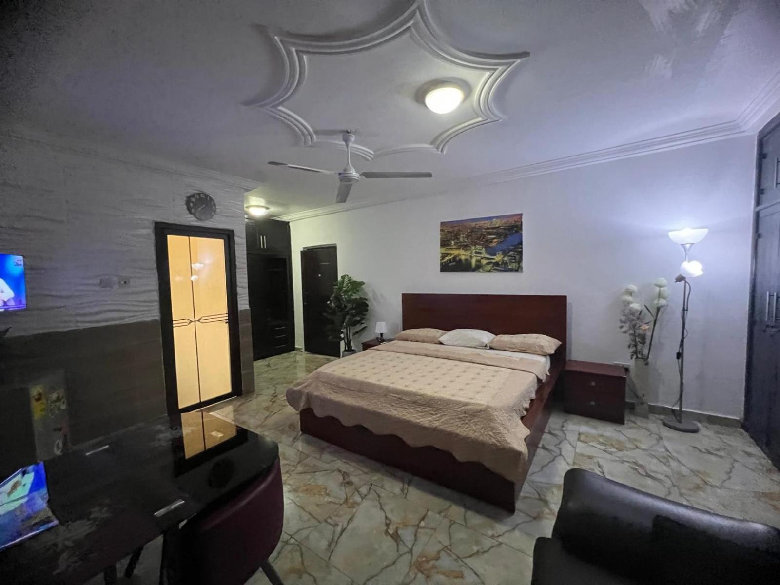 Nesta Barron -Home Away From Home North Legon Экстерьер фото